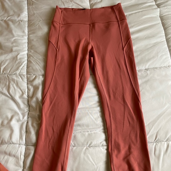 Lululemon In Movement Tight 25” Everlux Size 6 - Picture 6 of 10